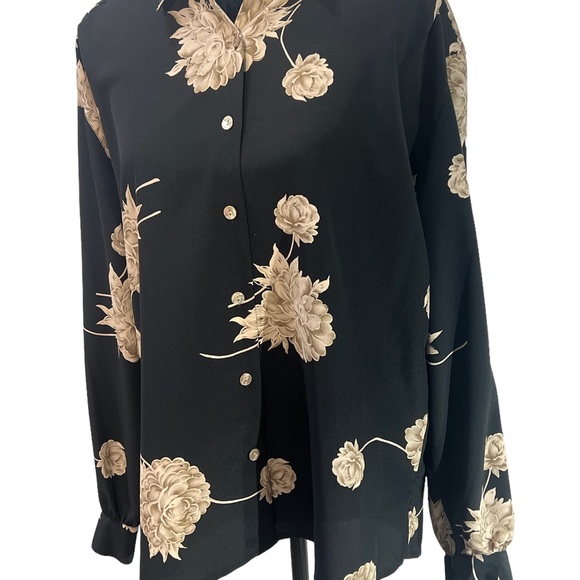 Liz Claiborne, SZ 12, Black/Beige Floral Print, Long Sleeve, Button Up. - Picture 5 of 9